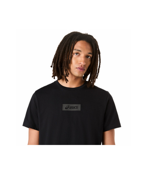 Футболка ASICS CHEST LOGO TEE PERFORMANCE BLACK 06870567 фото
